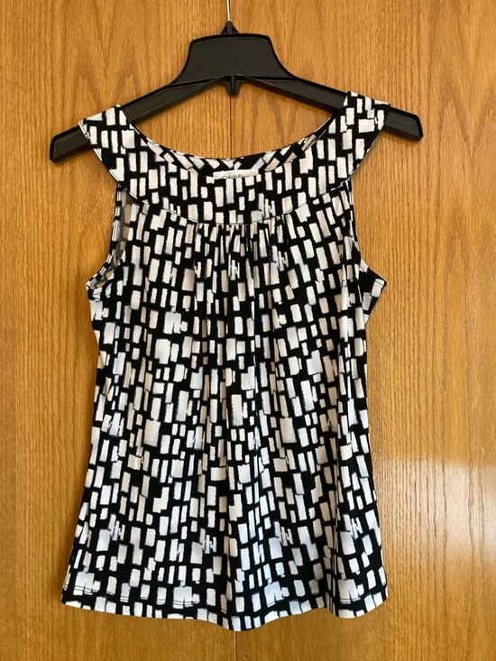 Calvin Klein Tops - Calvin Klein Black and White Geometric Sleeveless Tank Camisole - size XS